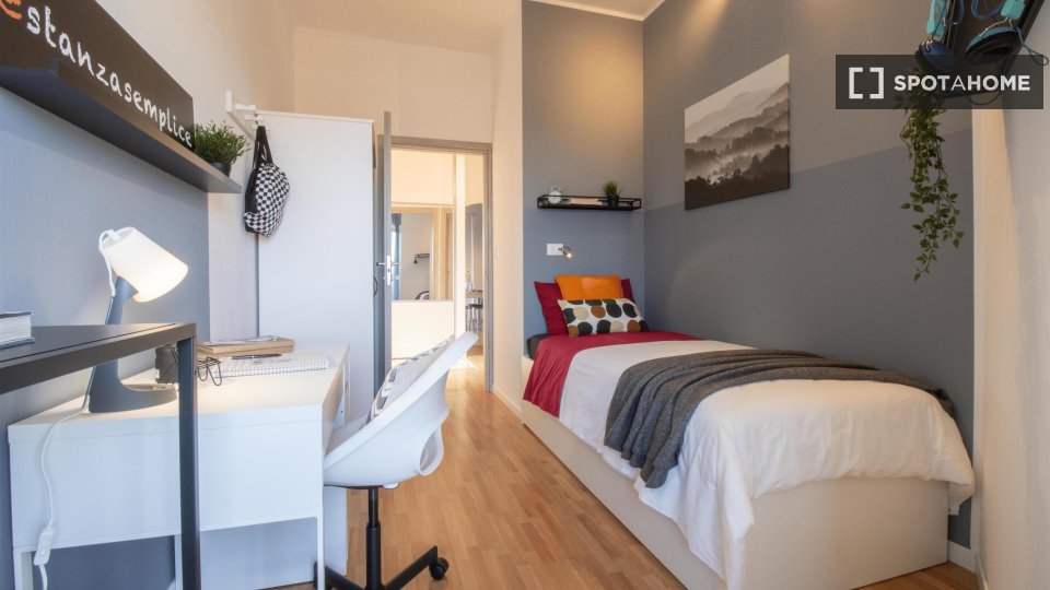 Immagine 6 di Camera condivisa in affitto  in Via Piobesi n. a Torino