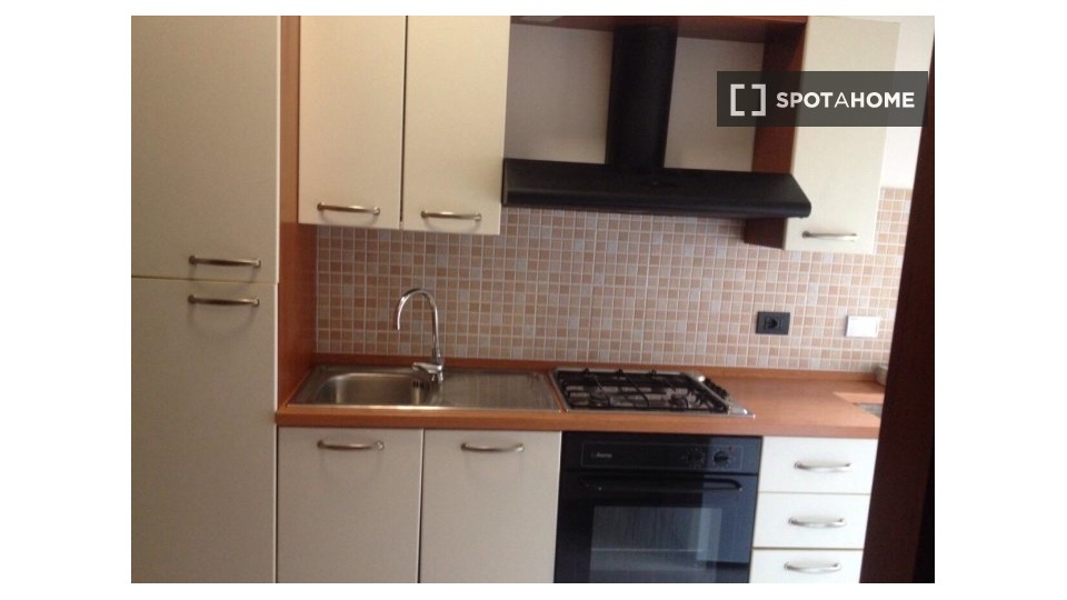 Immagine 5 di Appartamento in affitto  in Viale delle Repubbliche Marinare, 93 a Roma