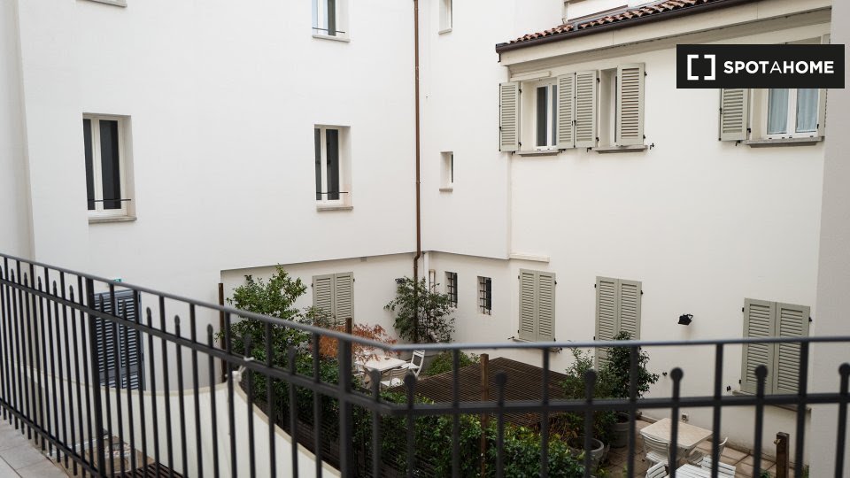 Immagine 12 di Appartamento in affitto  in Via Irnerio a Bologna