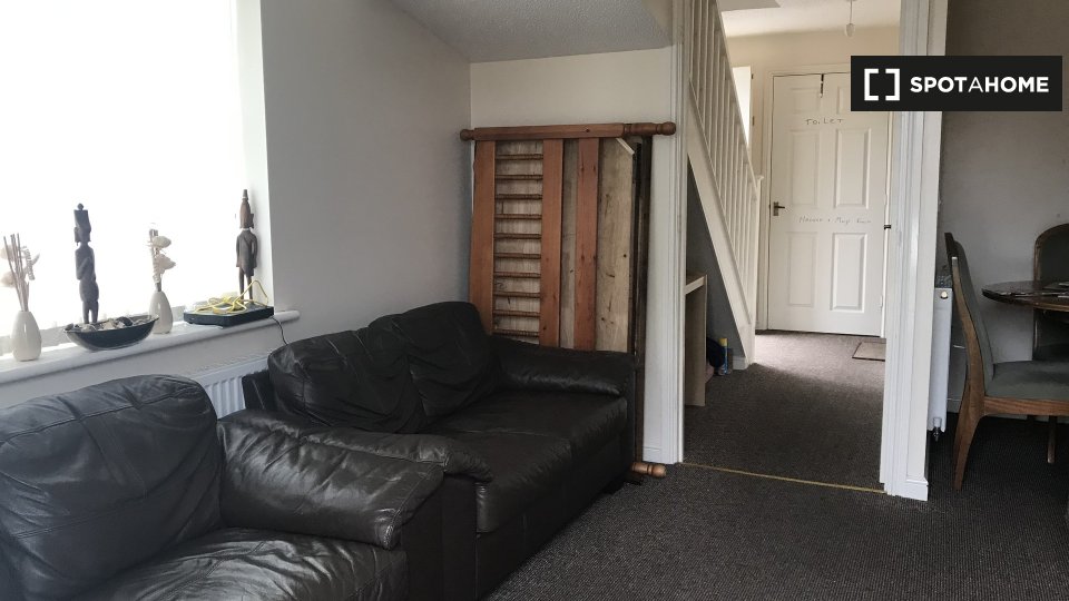 Immagine 18 di Camera condivisa in affitto  in Oakford Cl a 