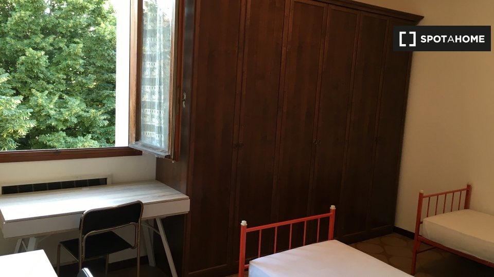 Immagine 14 di Camera condivisa in affitto  in Via Luigi Vestri a Bologna