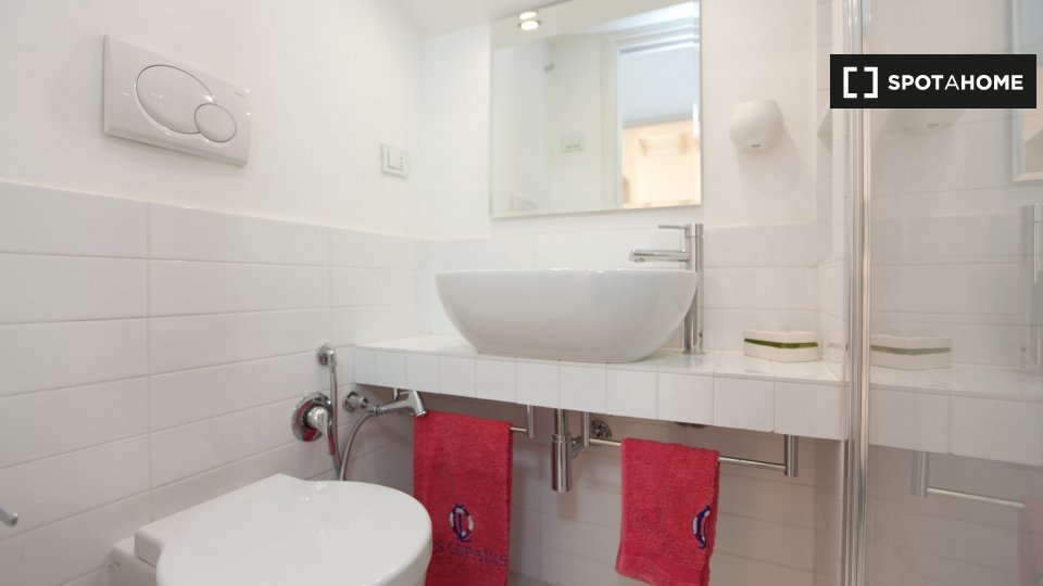 Immagine 12 di Appartamento in affitto  in Via del Beato Angelico, 00186 Roma RM, Italy a Roma