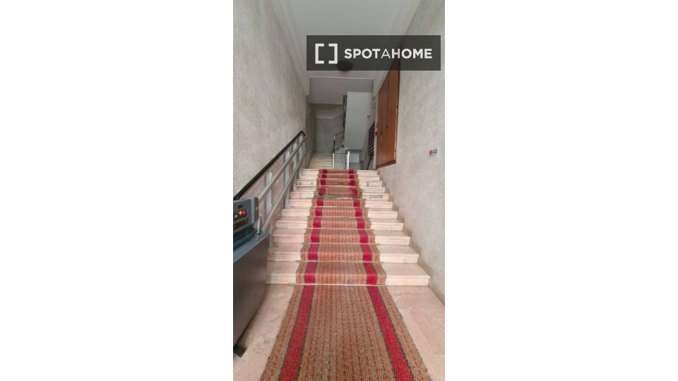 Immagine 10 di Appartamento in affitto  in Via Riva di Reno a Bologna