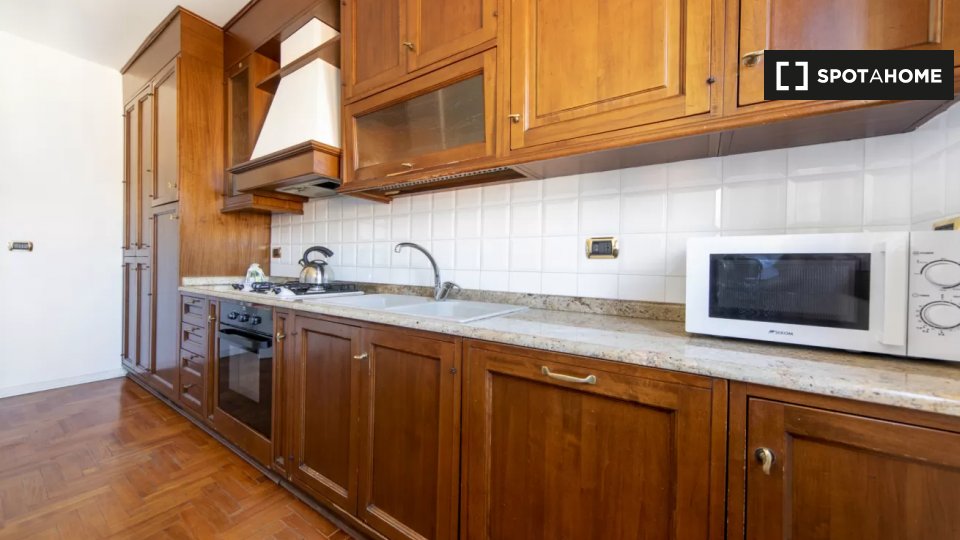 Immagine 7 di Appartamento in affitto  in Via Aurelio Saffi a Bologna