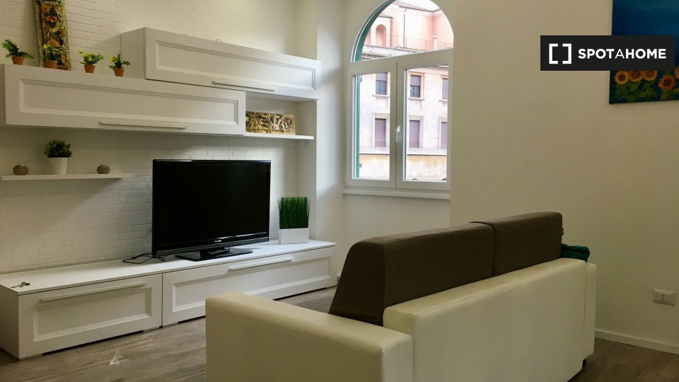 Immagine 3 di Appartamento in affitto  in Piazza Giovanni da Triora a Roma