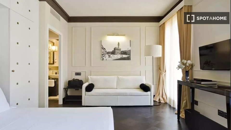 Immagine 13 di Camera condivisa in affitto  in Via dei Brunelleschi a Firenze