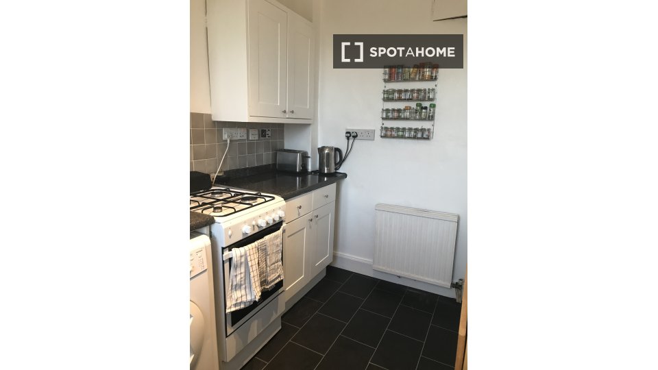 Immagine 9 di Camera condivisa in affitto  in -6 Clearburn Gardens a Liberton and Craigmillar