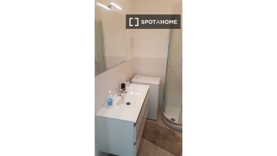 Immagine 12 di Ufficio in affitto  in Via dei Platani a Roma