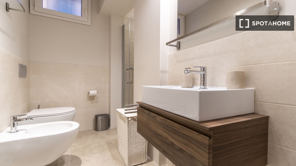 Immagine 11 di Appartamento in affitto  in Via San Vitale a Bologna