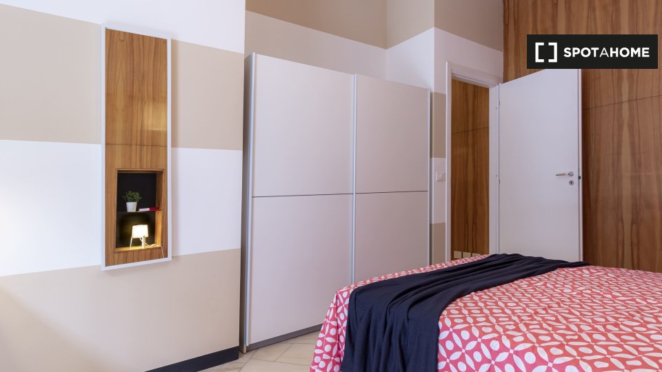 Immagine 2 di Camera condivisa in affitto  in Via Principi d'Acaja a Torino