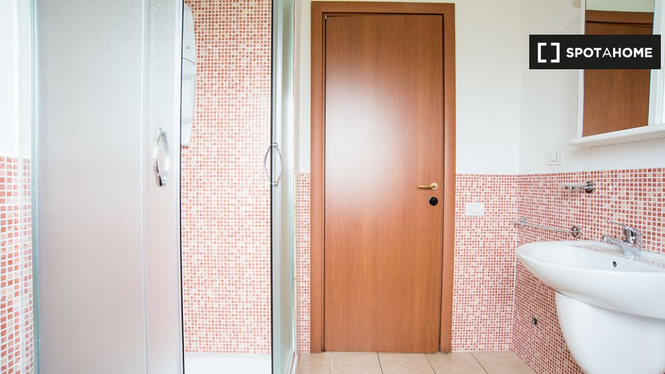 Immagine 8 di Ufficio in affitto  in Viale della Venezia Giulia a Roma