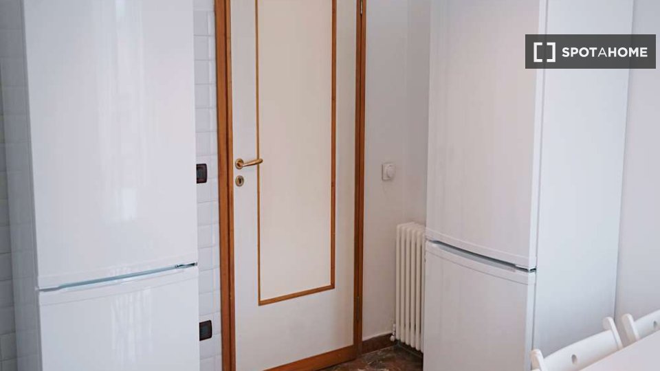 Immagine 6 di Camera condivisa in affitto  in Via Santa Croce a Bologna