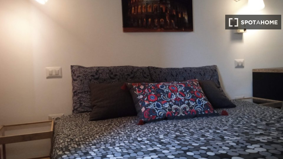 Immagine 19 di Camera condivisa in affitto  in V.le Leonardo da Vinci a Roma