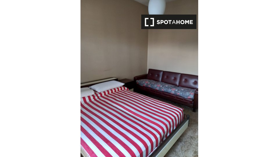 Immagine 4 di Camera condivisa in affitto  in Piazza S. Francesco a Bologna