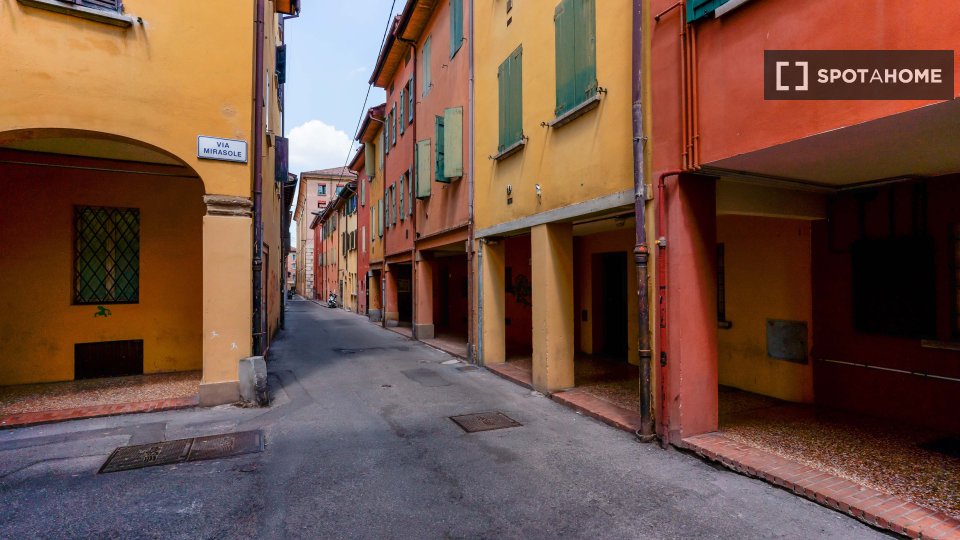 Immagine 9 di Ufficio in affitto  in Via Mirasole a Bologna