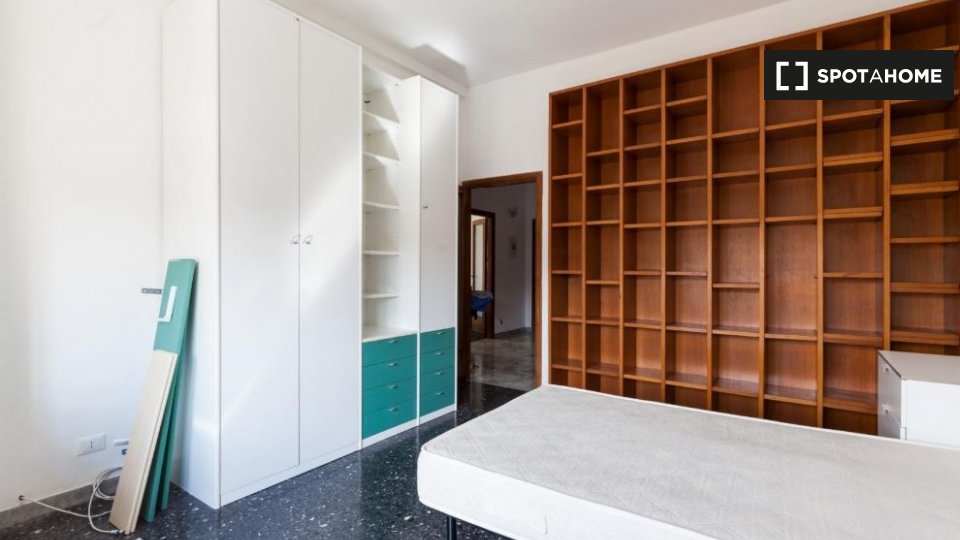 Immagine 14 di Camera condivisa in affitto  in Via Filippi, 00146 Roma RM, Italy a Roma
