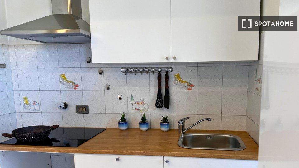 Immagine 11 di Camera condivisa in affitto  in C.so Giulio Cesare a Torino