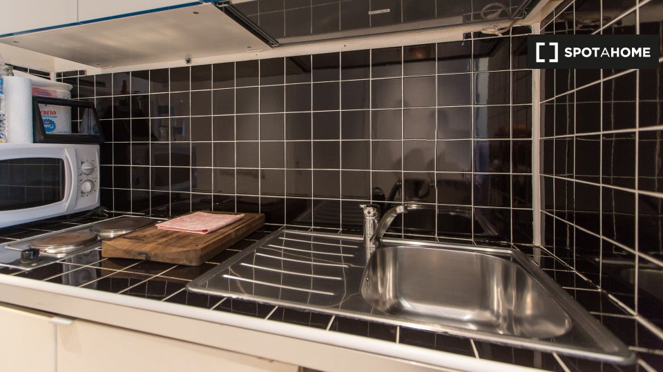 Immagine 17 di Ufficio in affitto  in Via dei Riari, 00165 Roma RM, Italy a Roma