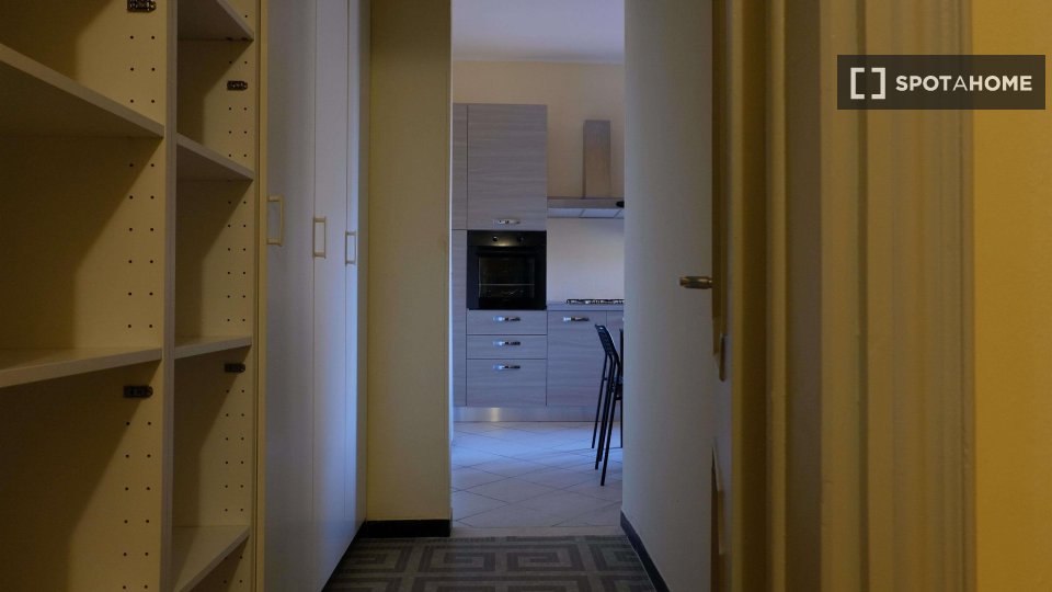 Immagine 10 di Camera condivisa in affitto  in Via Pola n a Cagliari