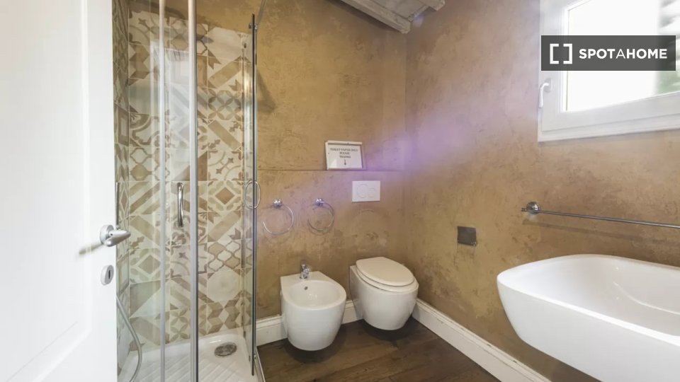 Immagine 10 di Appartamento in affitto  in Via Guelfa a Firenze