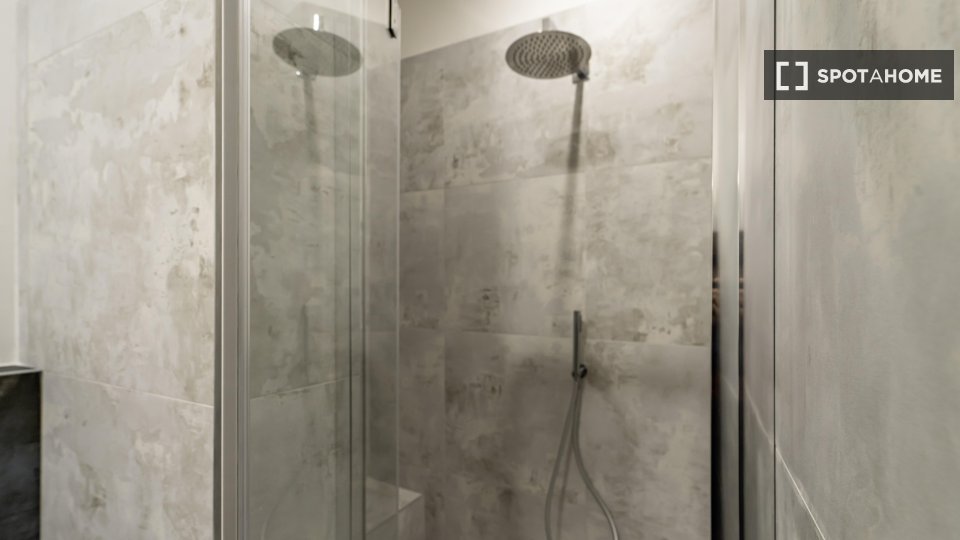 Immagine 11 di Ufficio in affitto  in Via dell'Oro a Bologna