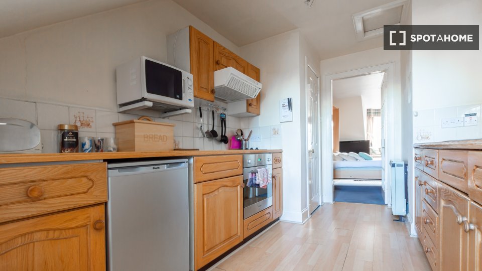 Immagine 4 di Appartamento in affitto  in Rose St a New Town