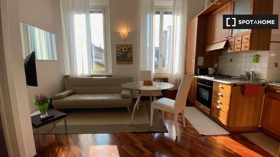 Immagine 1 di Appartamento in affitto  in Via Giuseppe Meda a Milano