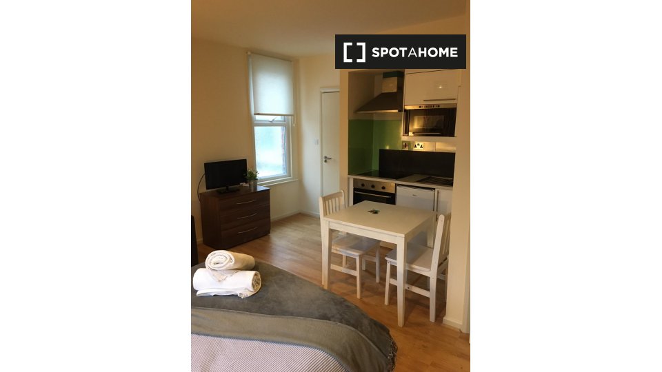 Immagine 2 di Ufficio in affitto  in Brondesbury Park a Camden Town