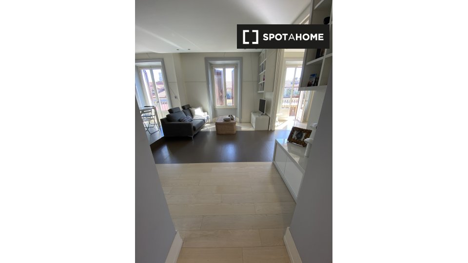 Immagine 6 di Appartamento in affitto  in Via Giuseppe Gioachino Belli a Roma