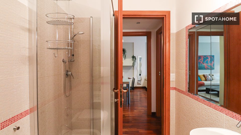 Immagine 8 di Appartamento in affitto  in Via dei Malatesta a Roma