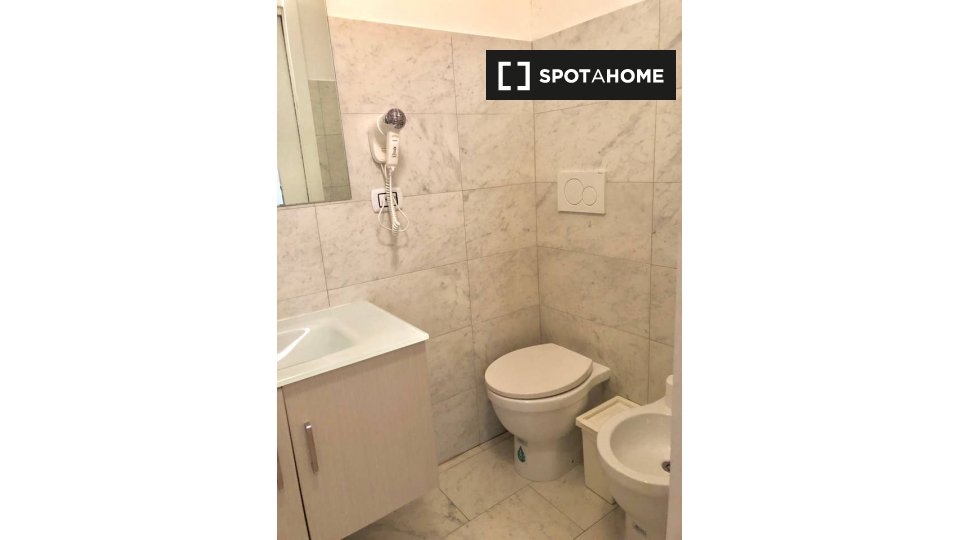 Immagine 18 di Ufficio in affitto  in Via Giuseppe Luigi Passalacqua a Roma