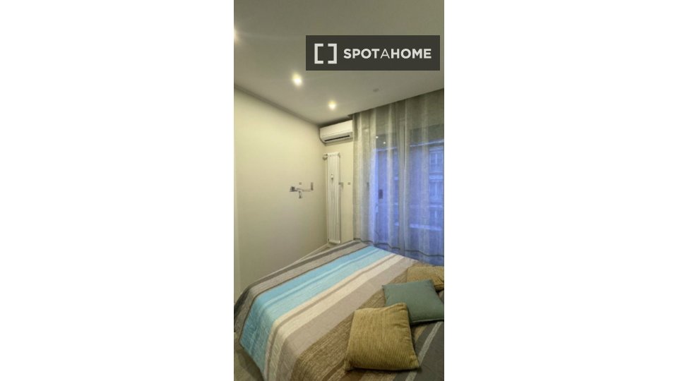 Immagine 3 di Appartamento in affitto  in Via Riva di Reno a Bologna