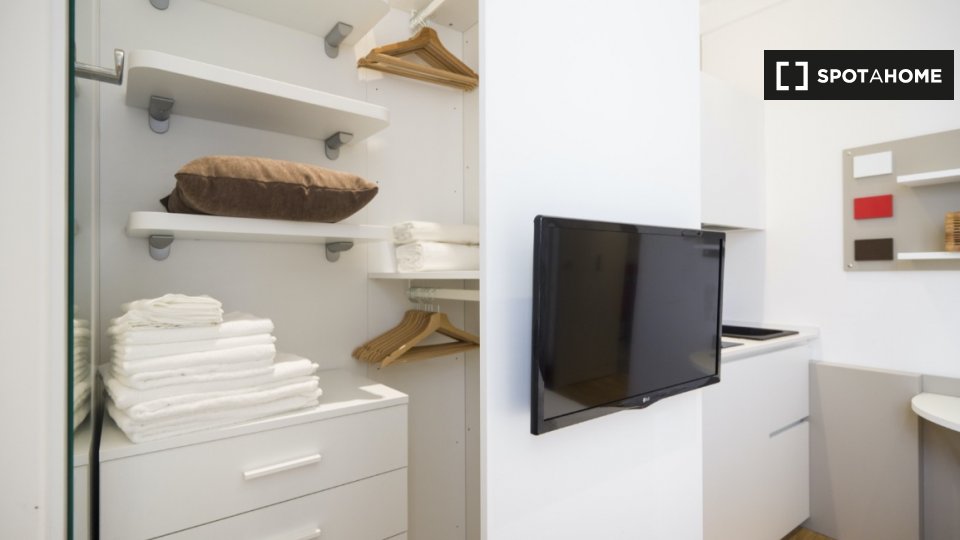 Immagine 16 di Ufficio in affitto  in Viale Tibaldi a Milano