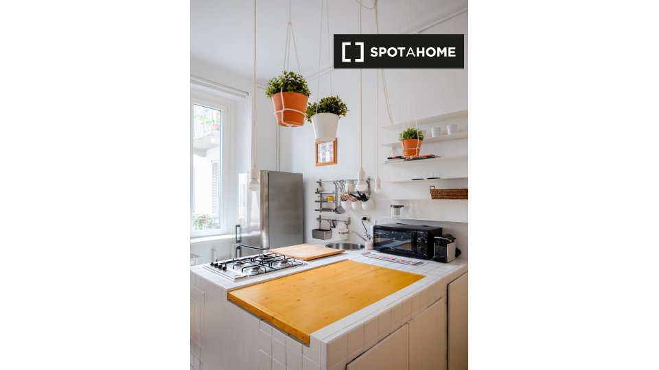 Immagine 2 di Appartamento in affitto  in Via Pietro Calvi, 20129 Milano MI, Italy a Milano