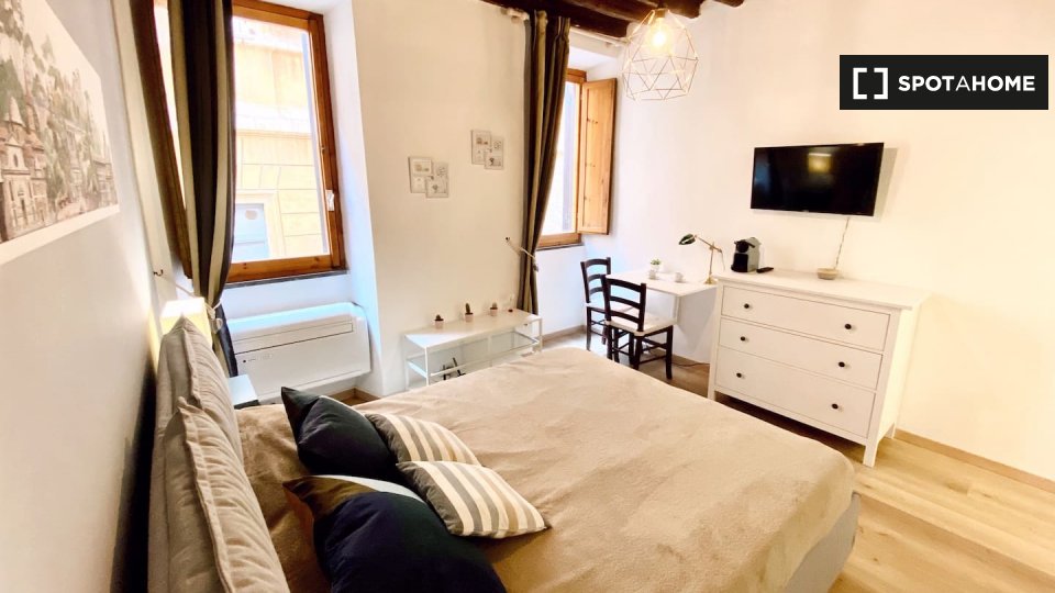 Immagine 4 di Ufficio in affitto  in Via di Gesù e Maria a Roma