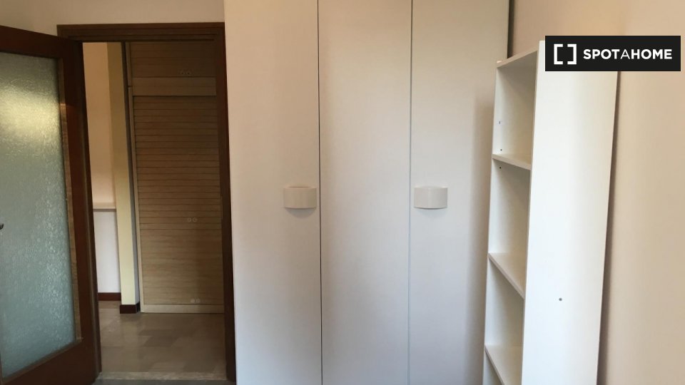 Immagine 2 di Camera condivisa in affitto  in Via Luigi Vestri a Bologna