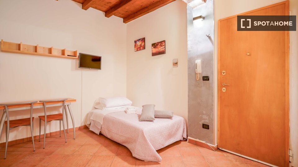 Immagine 10 di Ufficio in affitto  in Via Mirasole a Bologna