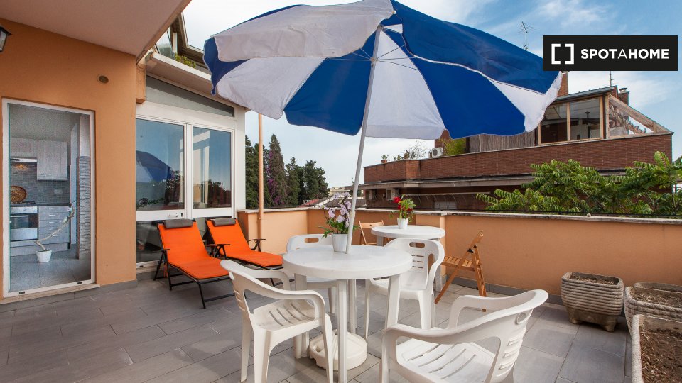 Immagine 11 di Appartamento in affitto  in Via Guido Guinizelli, 00152 Roma RM, Italy a Roma