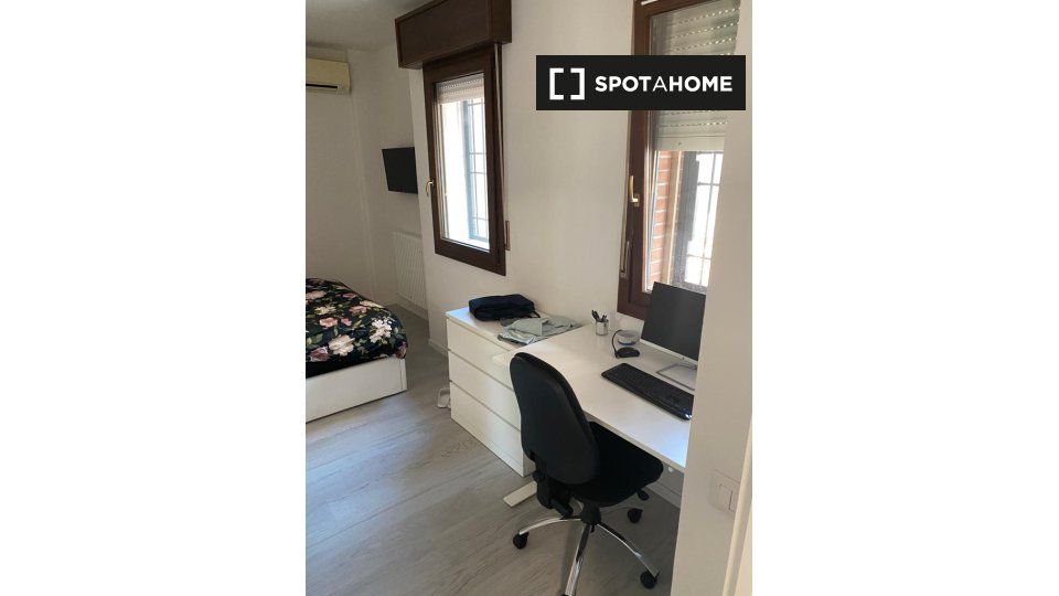 Immagine 14 di Appartamento in affitto  in Via Elio Bernardi a Bologna