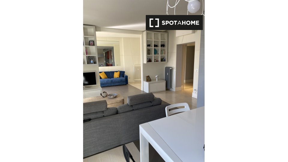 Immagine 5 di Appartamento in affitto  in Via Giuseppe Gioachino Belli a Roma