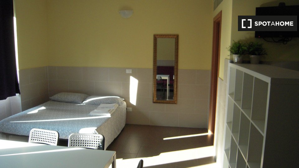 Immagine 3 di Ufficio in affitto  in Via Alessandro Stoppato a Bologna