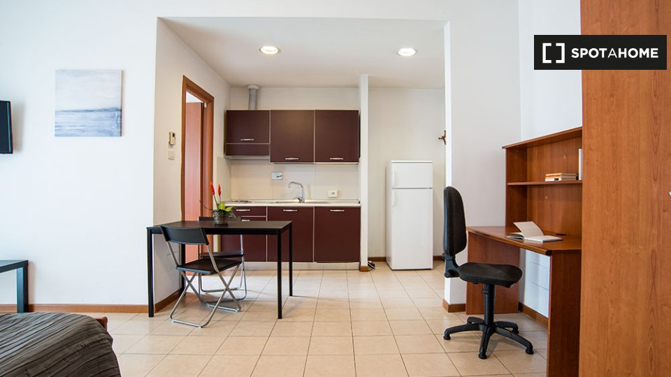 Immagine 7 di Ufficio in affitto  in Viale della Venezia Giulia a Roma