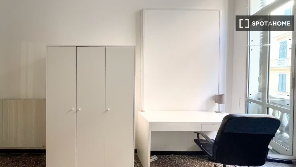 Immagine 8 di Camera condivisa in affitto  in Via Caffaro a Genova
