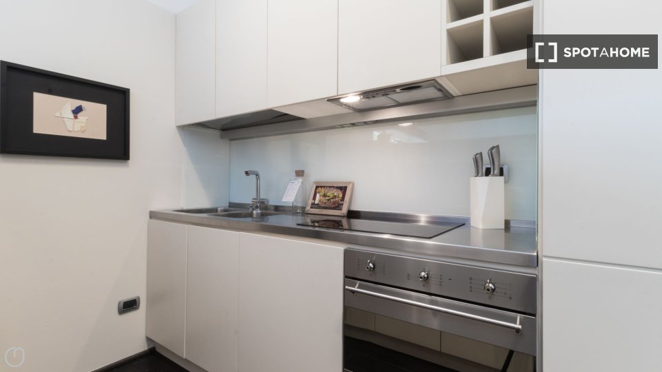 Immagine 14 di Appartamento in affitto  in Via Montebello a Milano