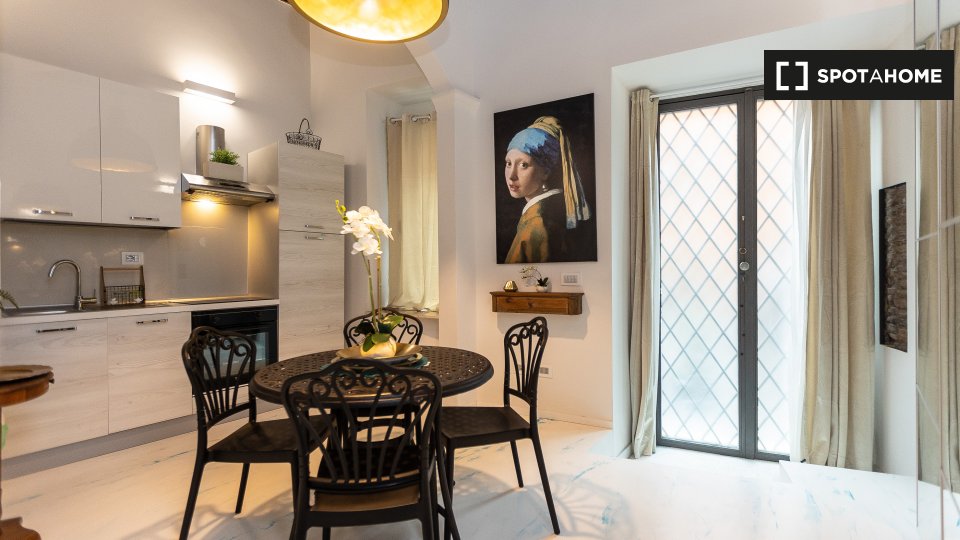 Immagine 8 di Ufficio in affitto  in Via Giulia a Roma