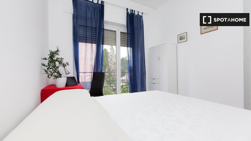 Immagine 19 di Appartamento in affitto  in Via Guido Guinizelli, 00152 Roma RM, Italy a Roma