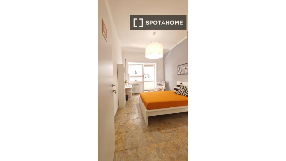 Immagine 14 di Camera condivisa in affitto  in Lungotevere di Pietra Papa a Roma