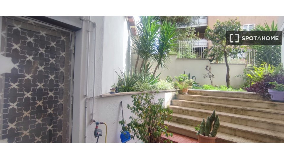 Immagine 17 di Ufficio in affitto  in Via S. Pio V a Roma