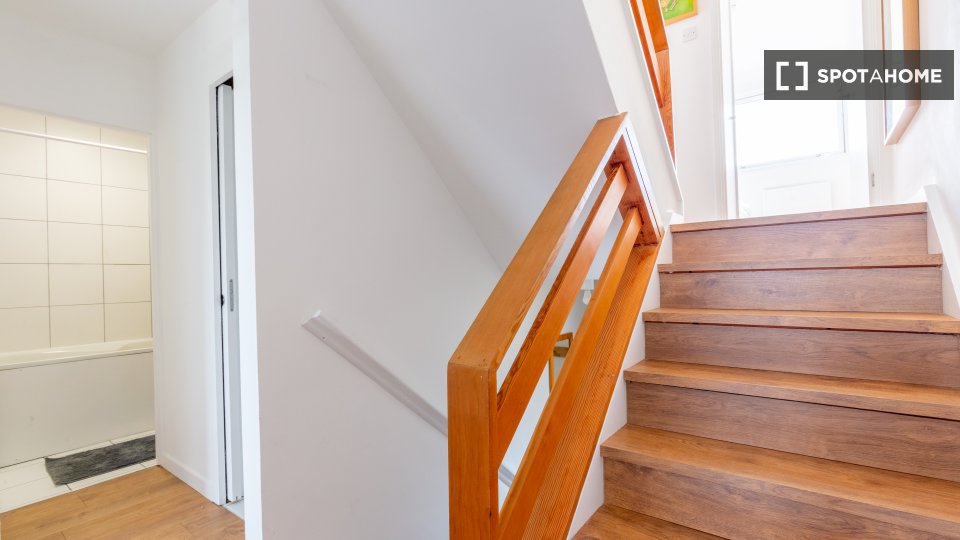 Immagine 15 di Appartamento in affitto  in flat a 