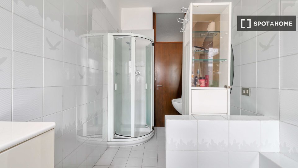 Immagine 11 di Camera condivisa in affitto  in Via Adeodato Ressi a Milano